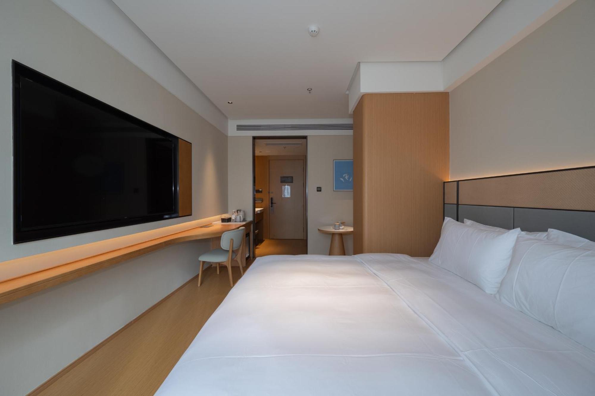 Ji World Expo Xueye Road Hotel